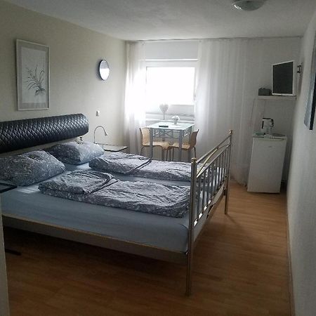 Rooming24, Kleine Pension Любек Екстер'єр фото