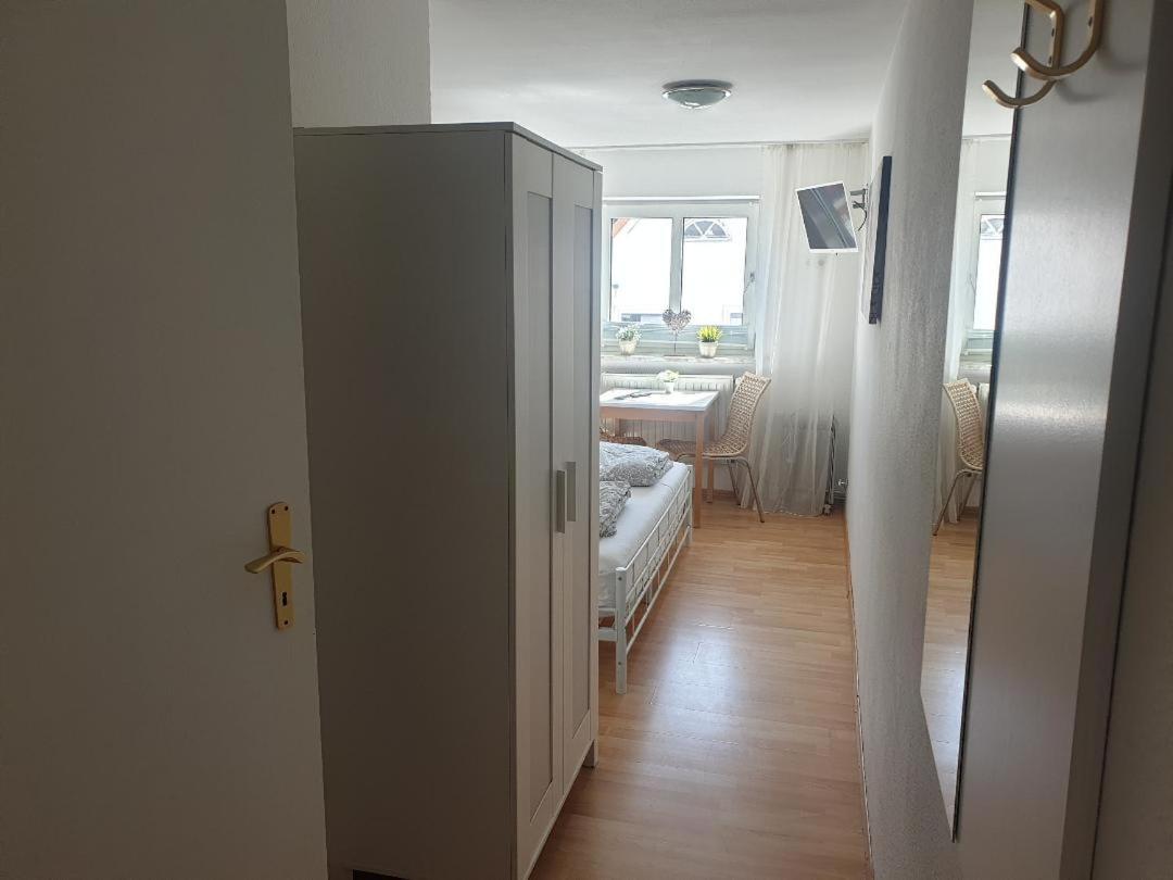 Rooming24, Kleine Pension Любек Екстер'єр фото