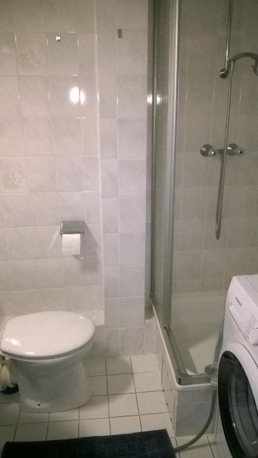 Rooming24, Kleine Pension Любек Екстер'єр фото