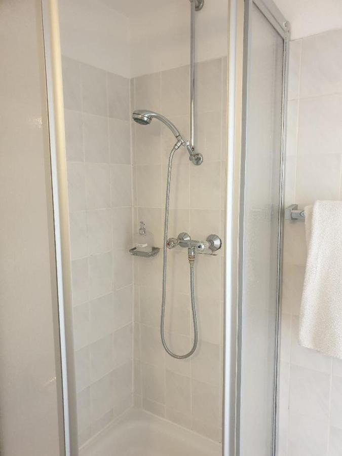 Rooming24, Kleine Pension Любек Екстер'єр фото