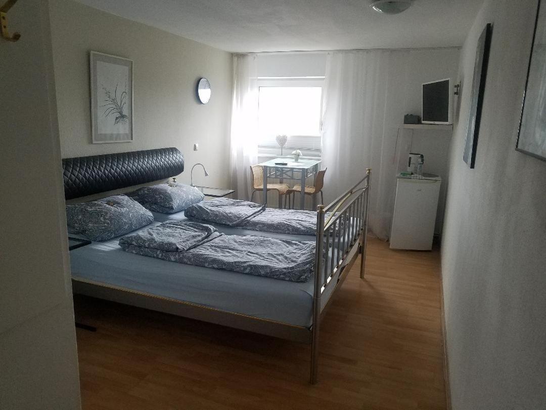 Rooming24, Kleine Pension Любек Екстер'єр фото