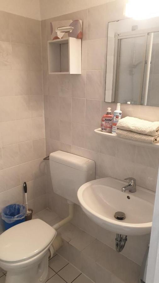 Rooming24, Kleine Pension Любек Екстер'єр фото