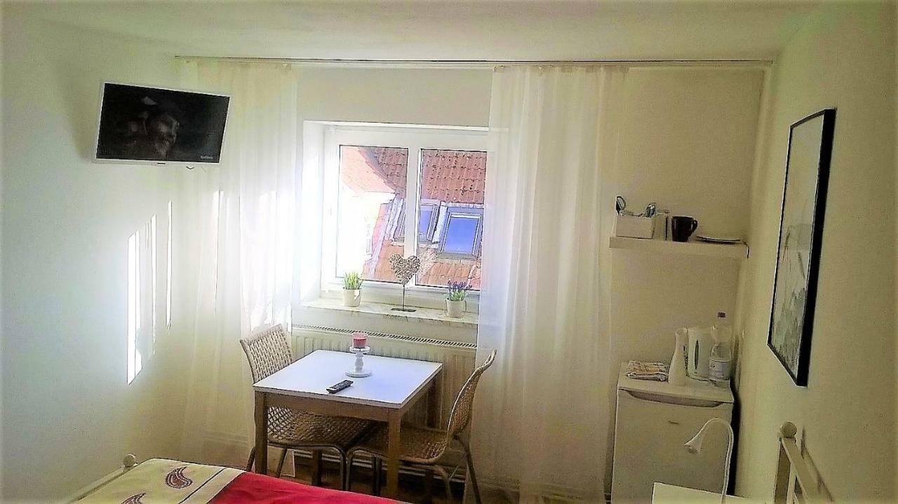Rooming24, Kleine Pension Любек Екстер'єр фото