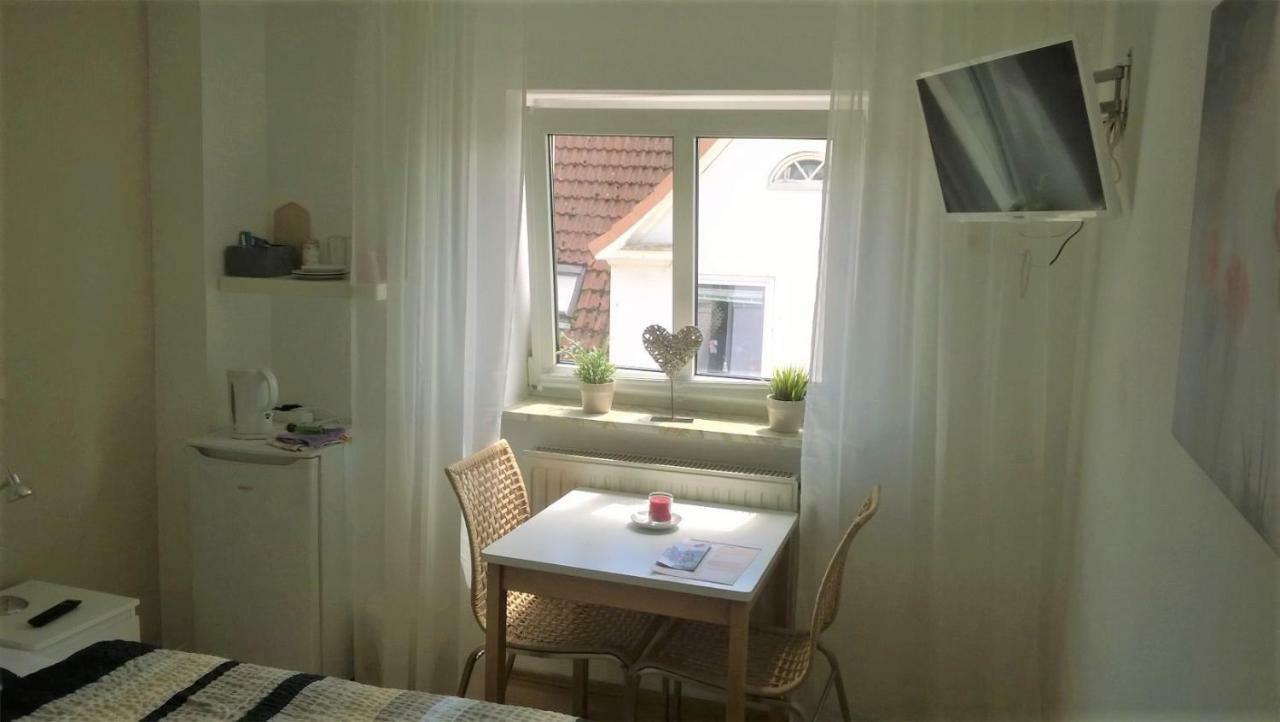 Rooming24, Kleine Pension Любек Екстер'єр фото