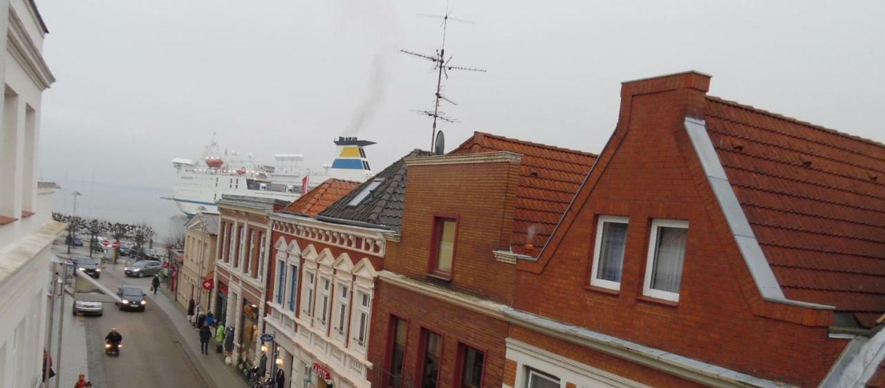 Rooming24, Kleine Pension Любек Екстер'єр фото