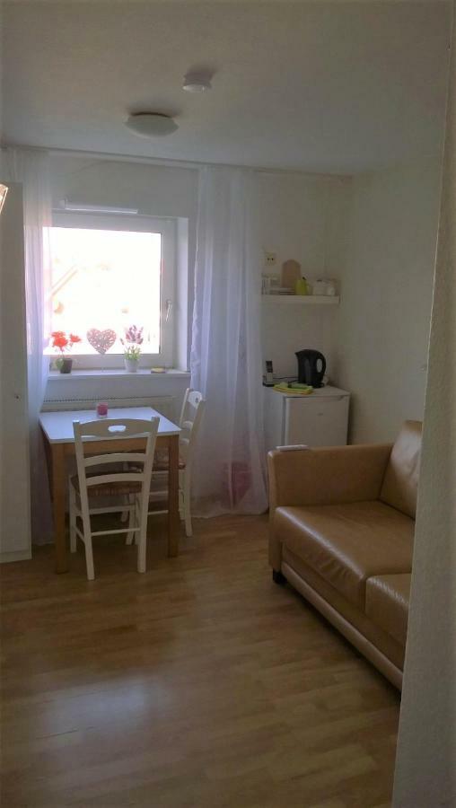 Rooming24, Kleine Pension Любек Екстер'єр фото